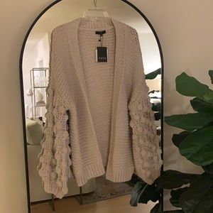 Oversized chunky bobble sleeve sweater